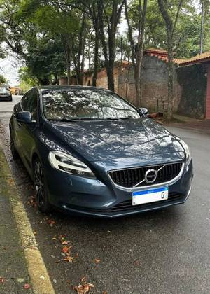VOLVO V40 2.0 T4 MOMENTUM GASOLINA 4P AUTOMÁTICO